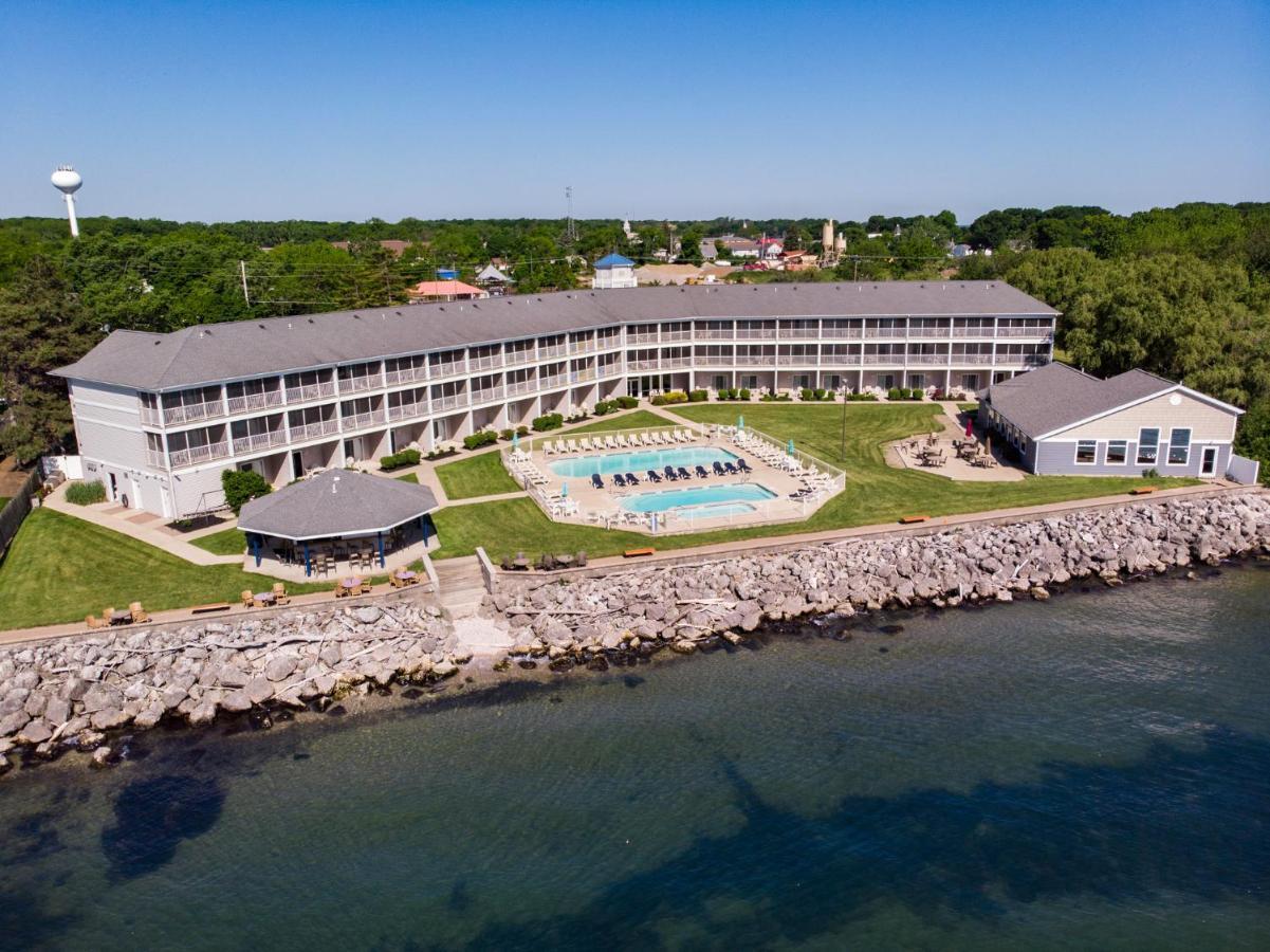 Bayshore At Hotel Put-in-Bay