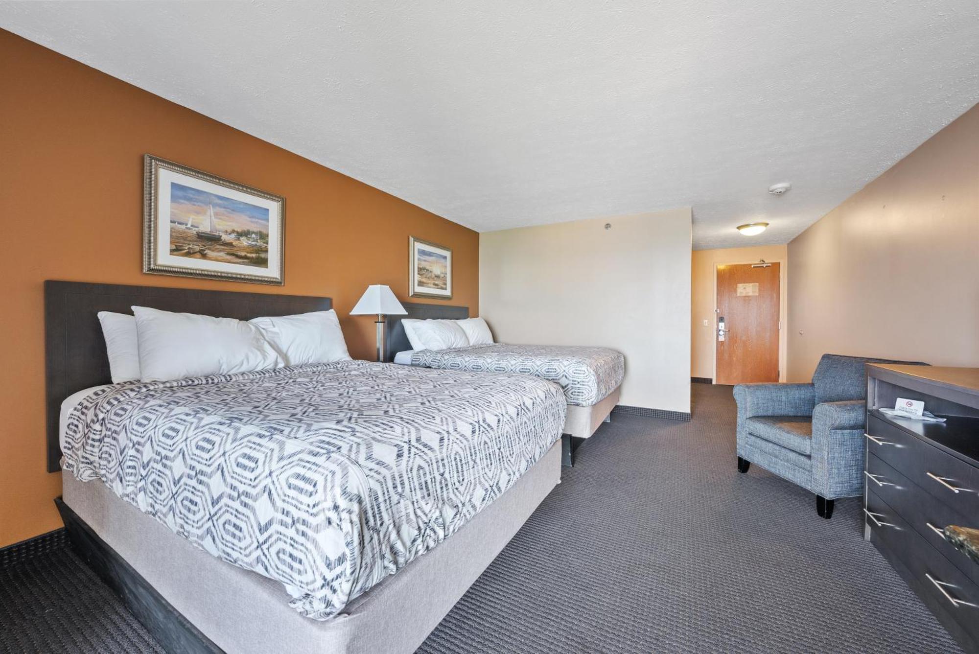 Hotel Bayshore At Put-in-Bay