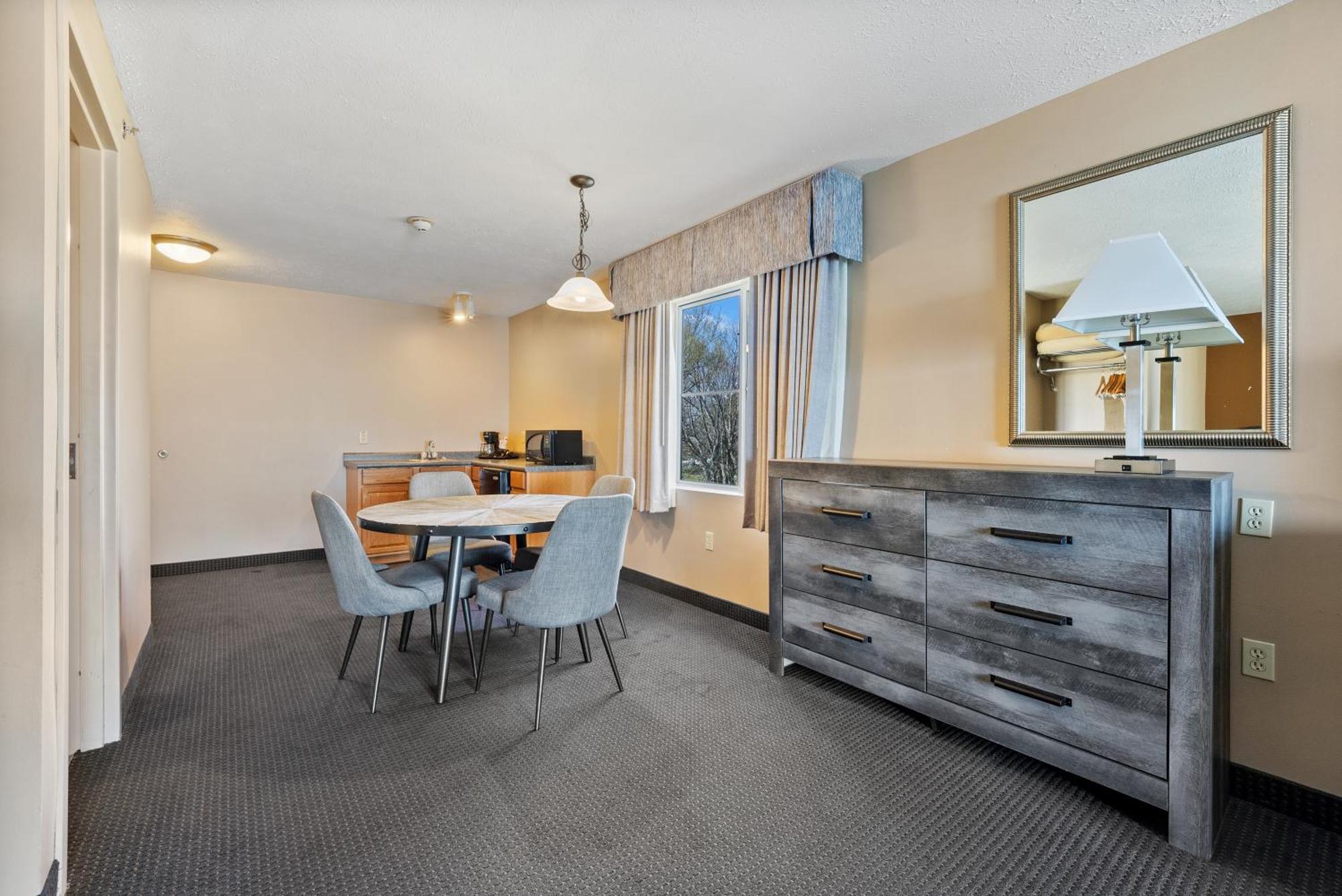Hotel Bayshore At 3*