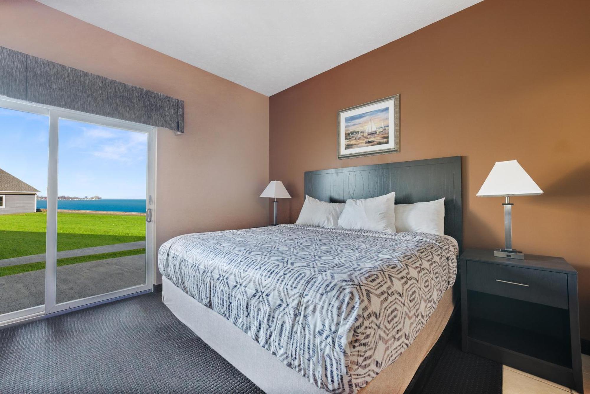 Bayshore At 3*